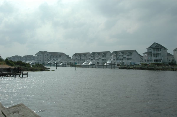 Breathtaking Views of Roanoke Island from the Shore
