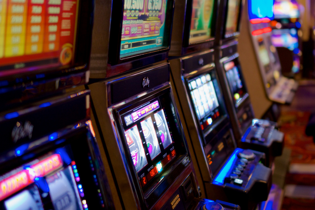 flickr-las-vegas-slot-machines-p_a_h