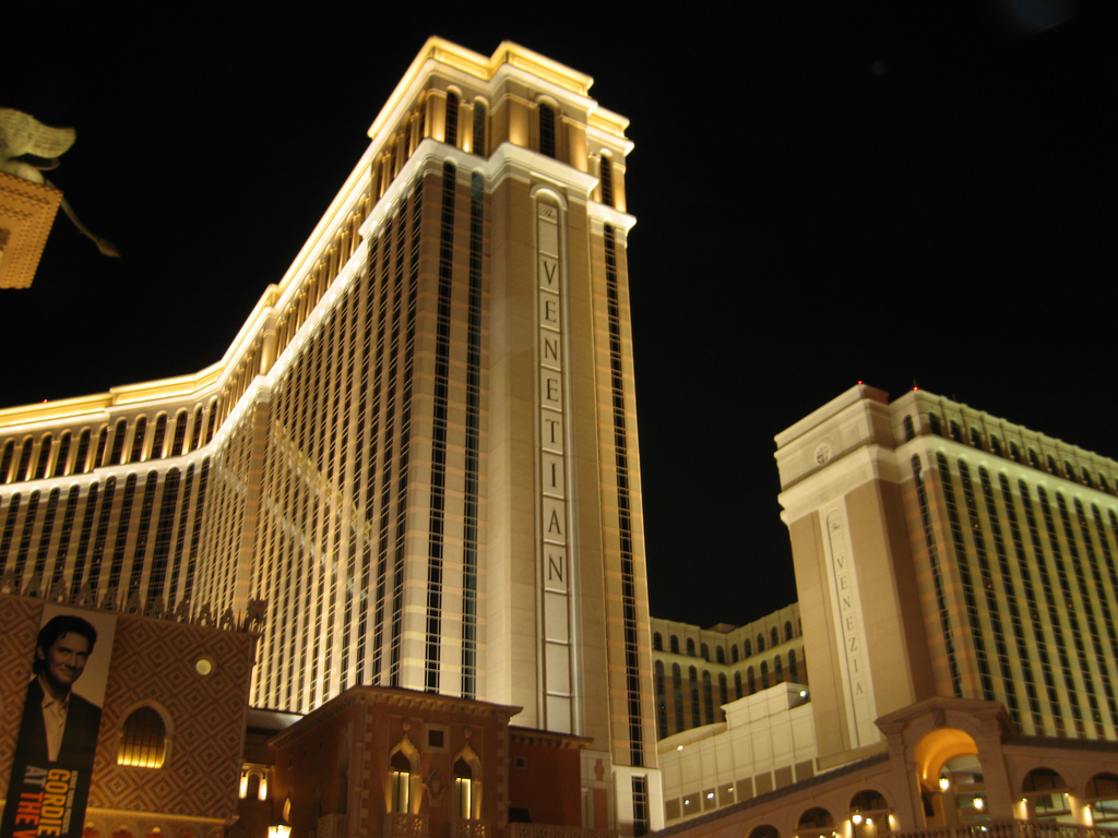 flickr-venetian-in-vegas-kjunstorm